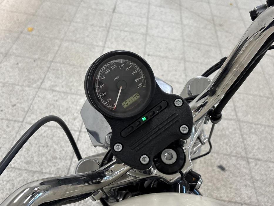 HARLEY-DAVIDSON Sportster 2013