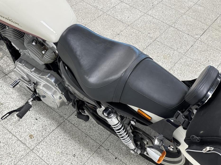 HARLEY-DAVIDSON Sportster 2013