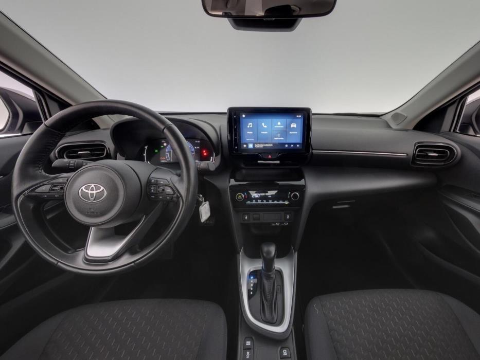 TOYOTA YARIS CROSS 2025