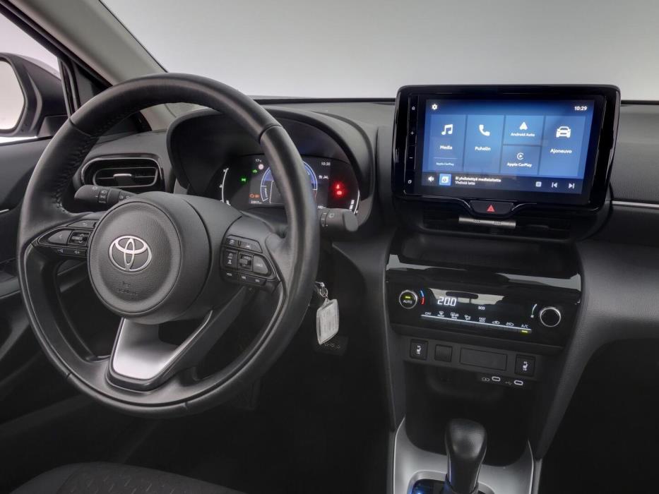 TOYOTA YARIS CROSS 2025