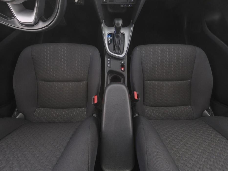 TOYOTA YARIS CROSS 2025