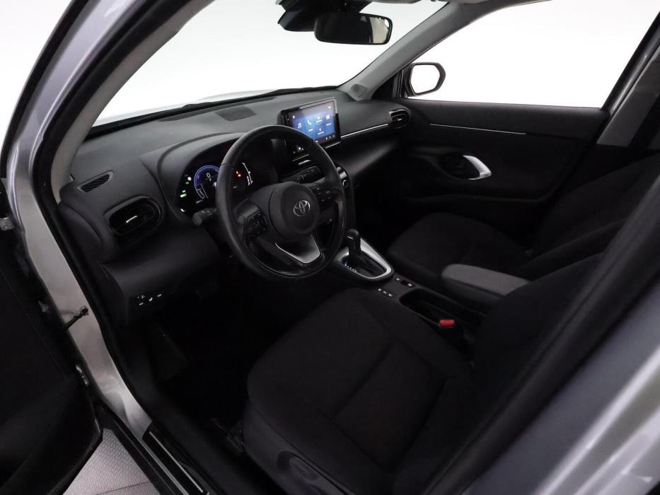 TOYOTA YARIS CROSS 2025