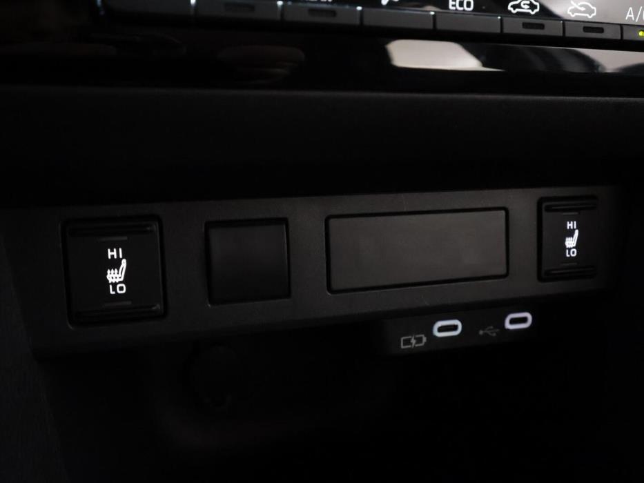TOYOTA YARIS CROSS 2025