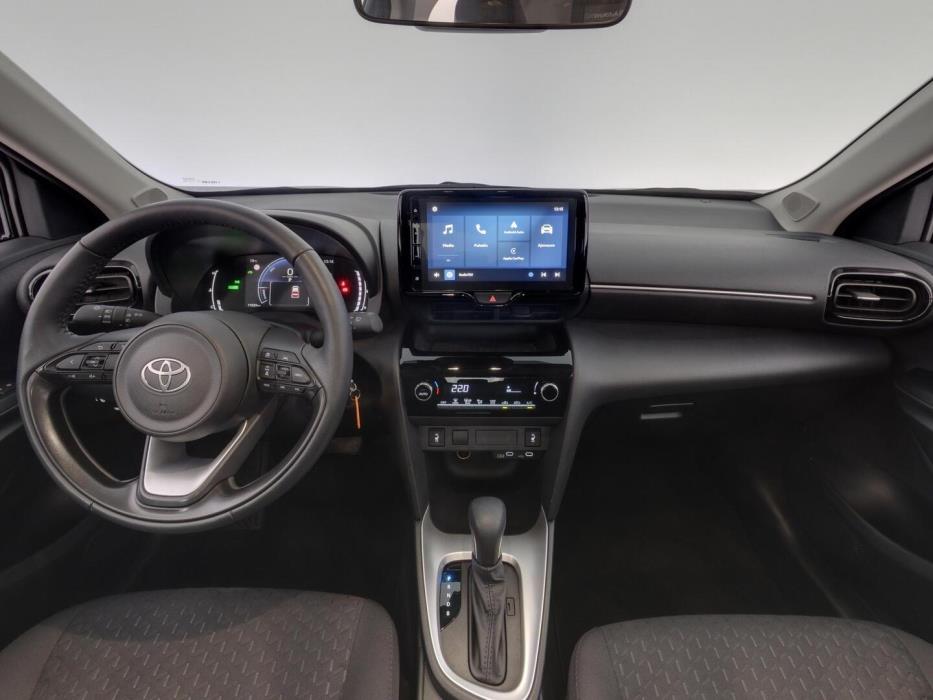TOYOTA YARIS CROSS 2025