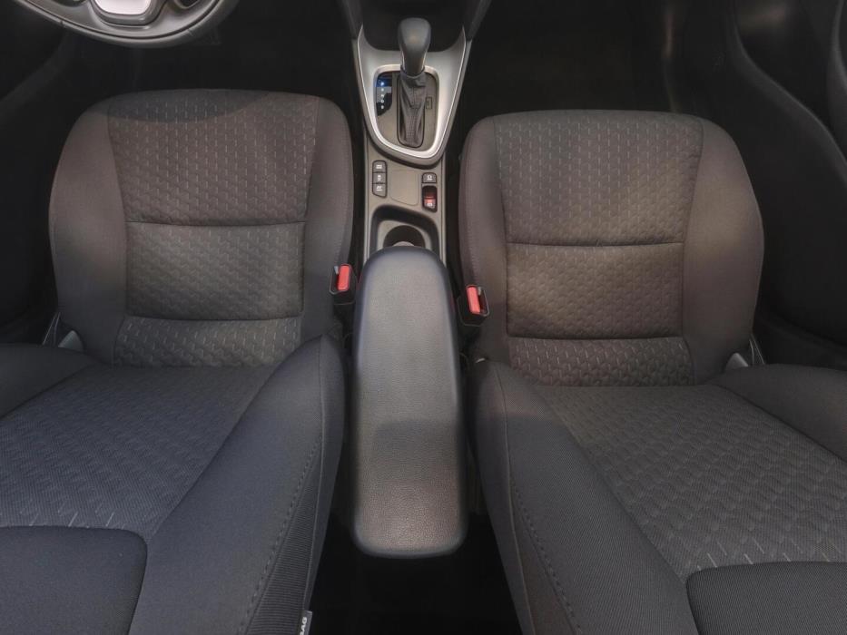 TOYOTA YARIS CROSS 2025