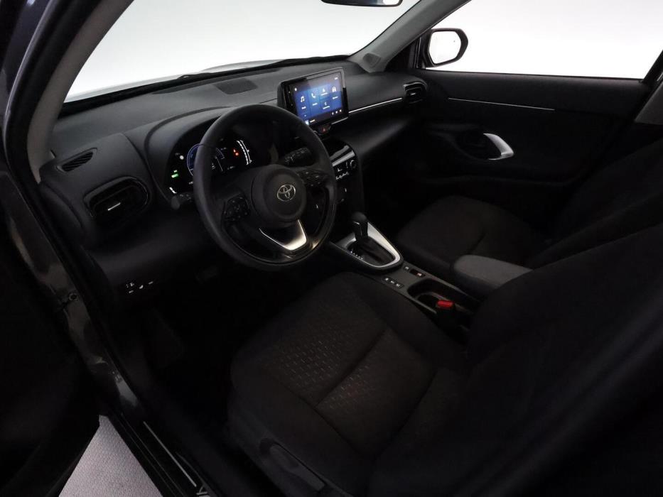 TOYOTA YARIS CROSS 2025