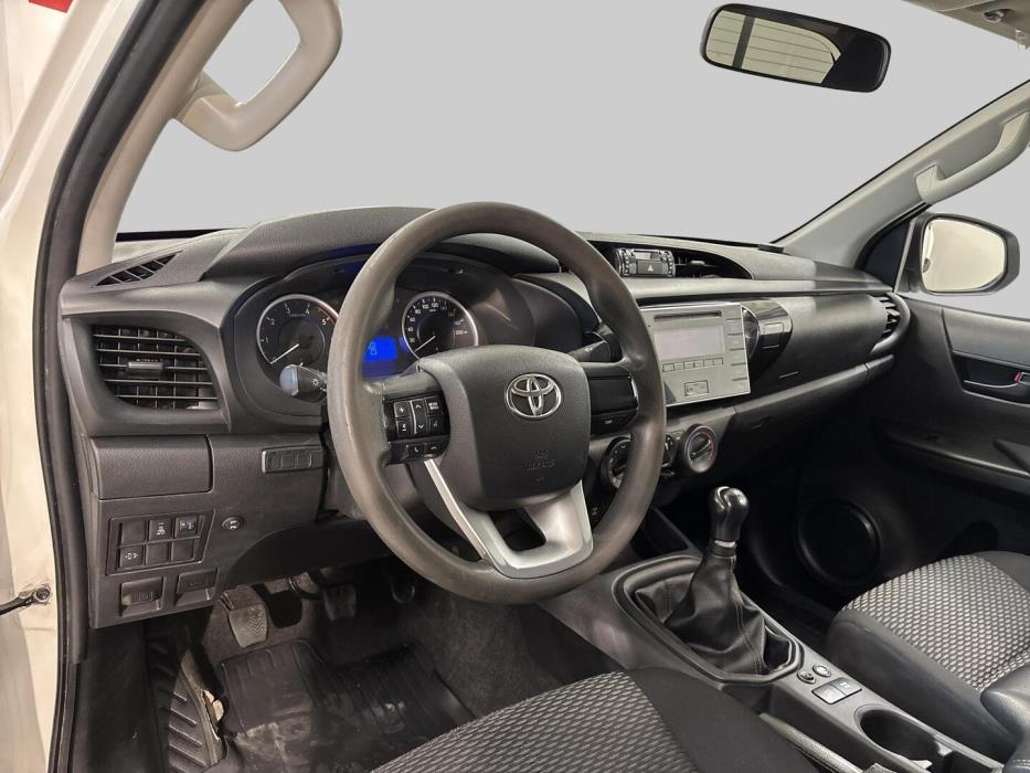 TOYOTA Hilux 2019