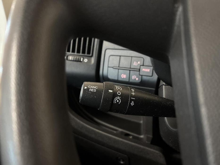 ROADCAR VAN R 600 2016