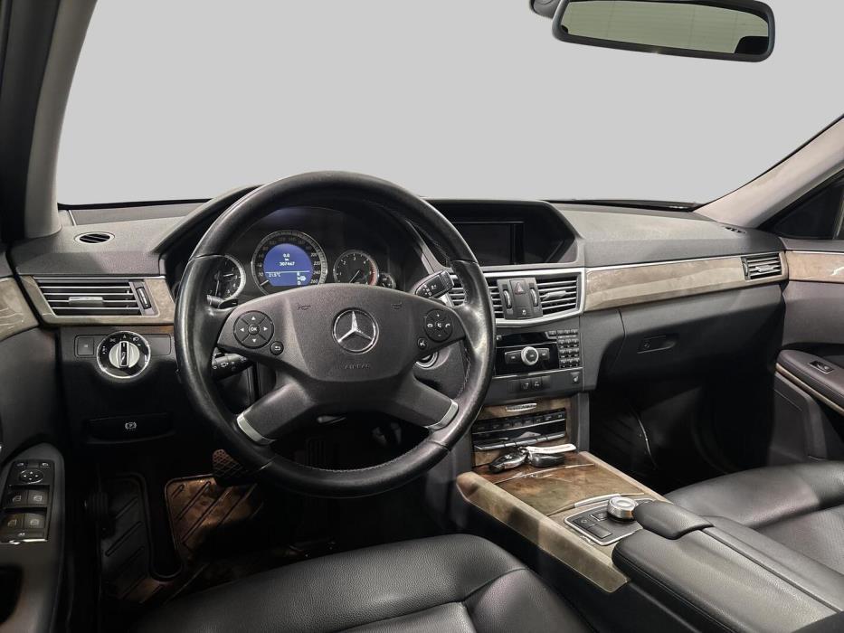 MERCEDES-BENZ E 2010