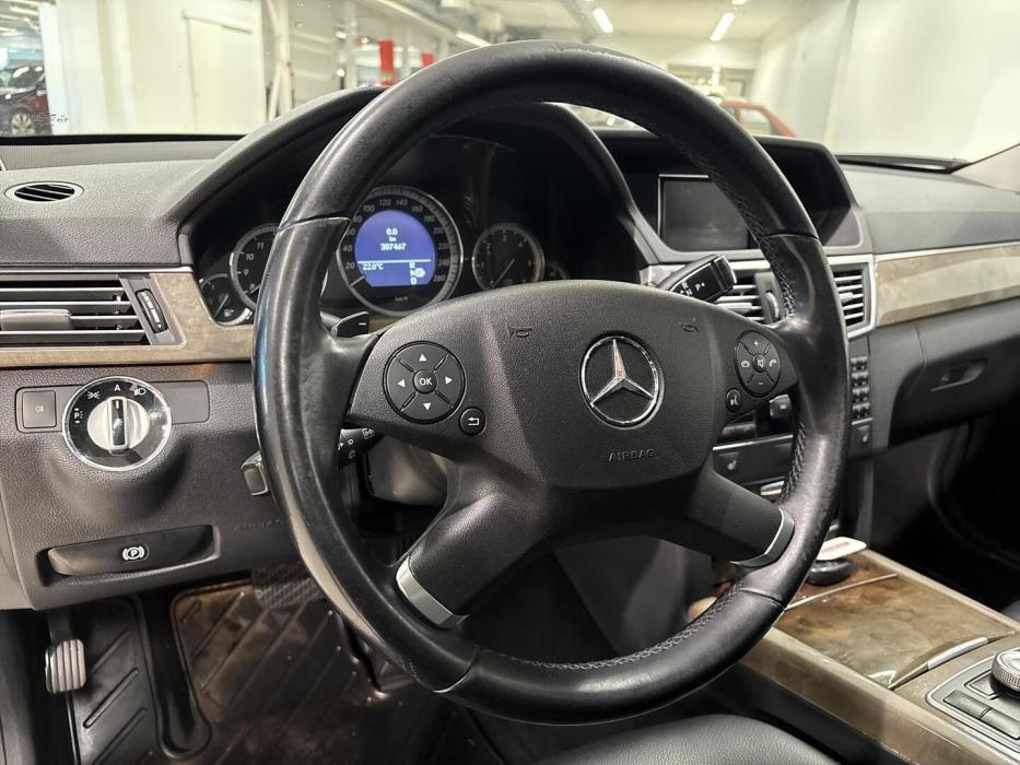 MERCEDES-BENZ E 2010