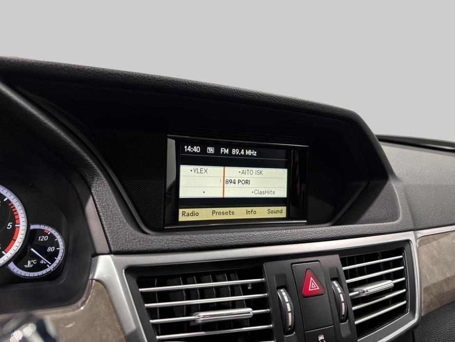 MERCEDES-BENZ E 2010