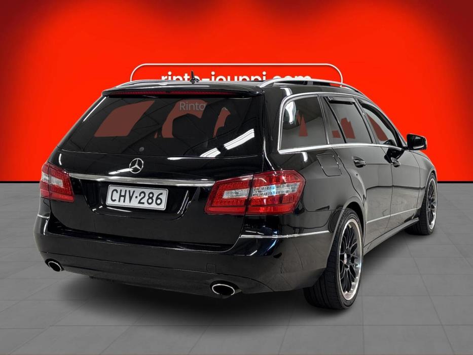 MERCEDES-BENZ E 2010