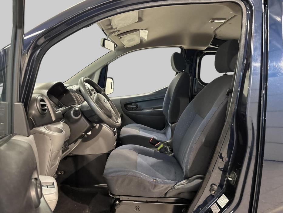 NISSAN NV200 2010