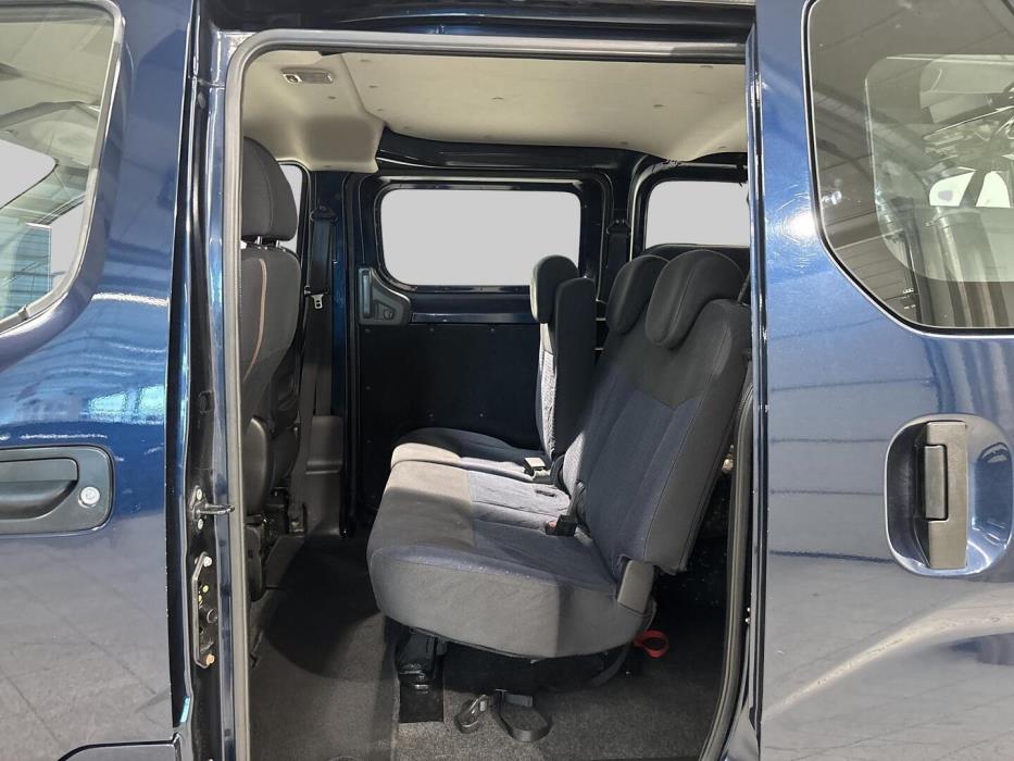 NISSAN NV200 2010