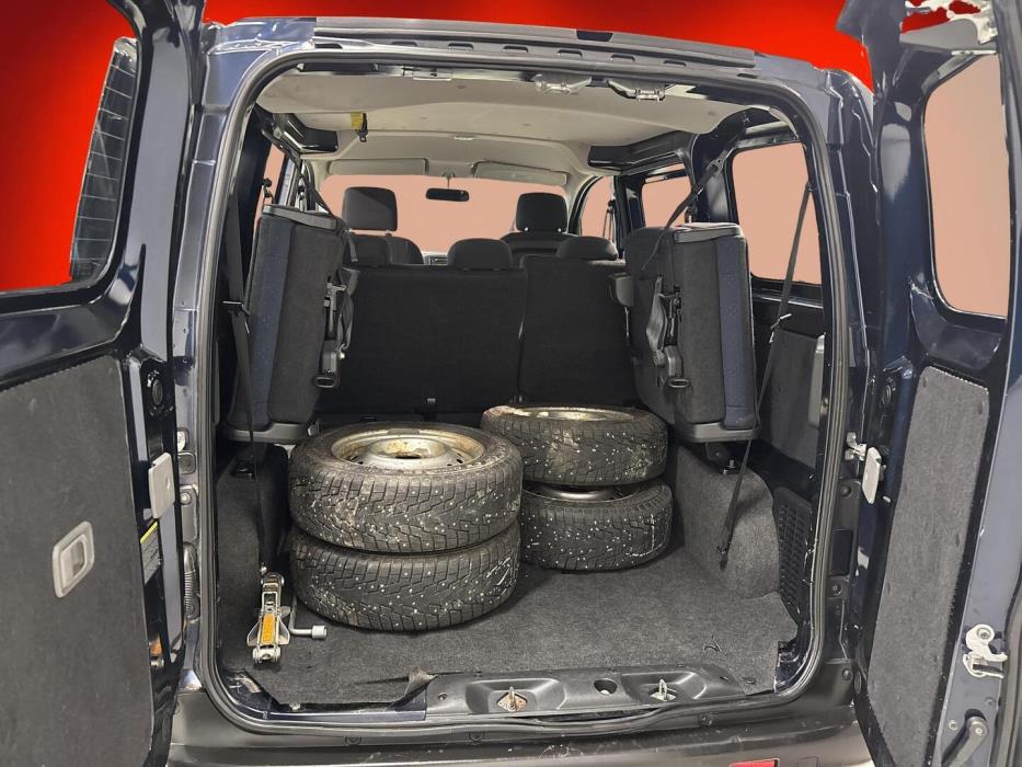 NISSAN NV200 2010