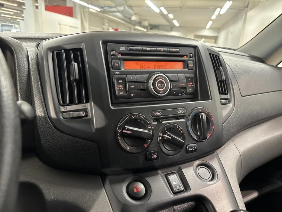 NISSAN NV200 2010