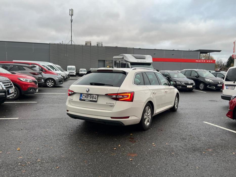 SKODA Superb 2016