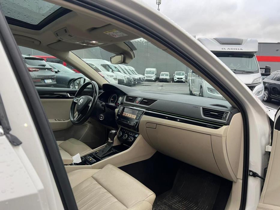 SKODA Superb 2016