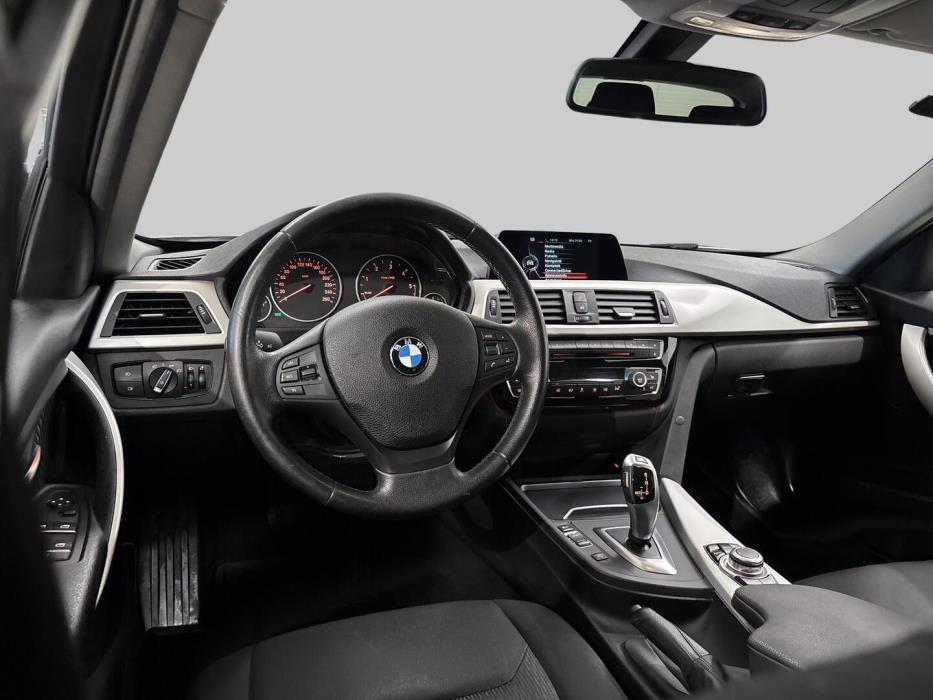 BMW 318 2016