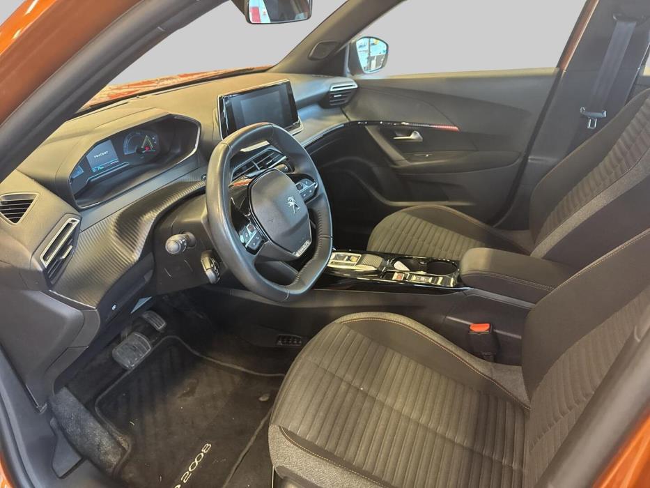 PEUGEOT e-2008 2023