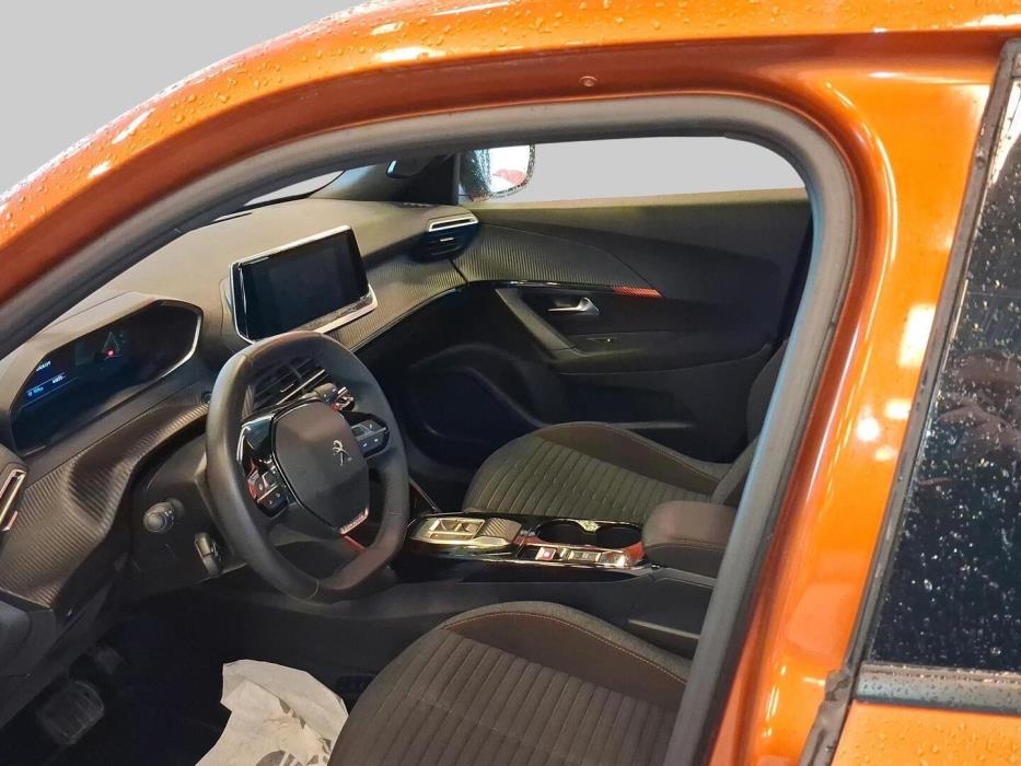 PEUGEOT e-2008 2023