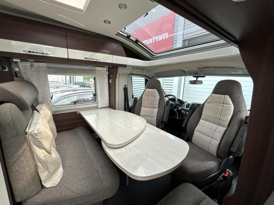 BÜRSTNER Nexxo BT 660 2015