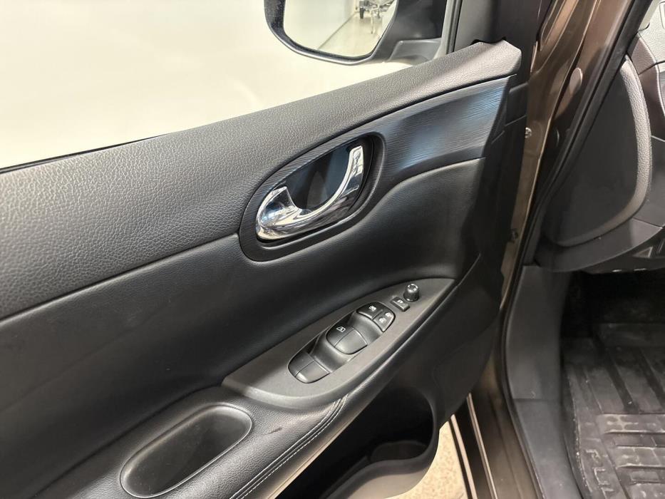 NISSAN Pulsar 2015