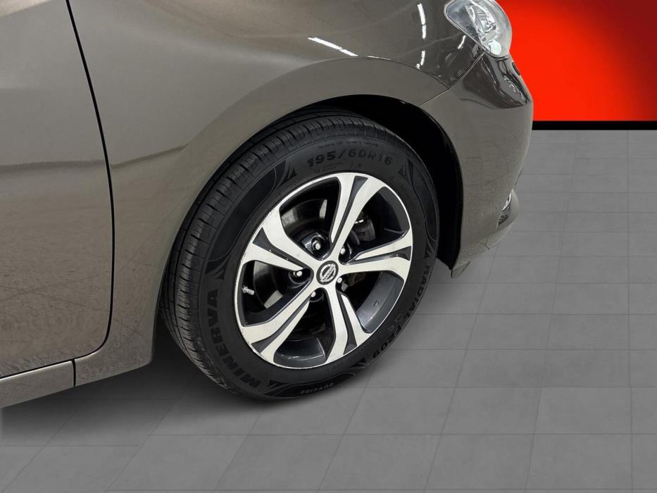 NISSAN Pulsar 2015
