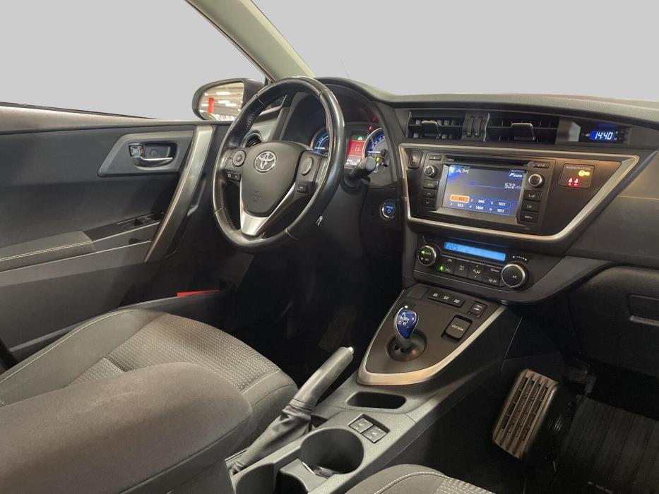 TOYOTA Auris 2014