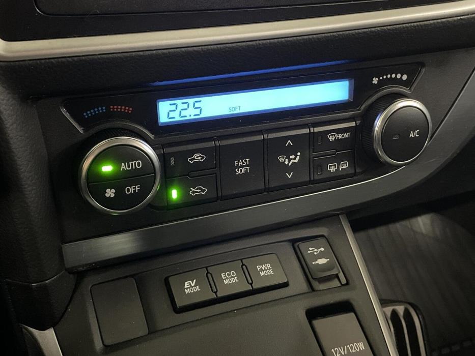 TOYOTA Auris 2014