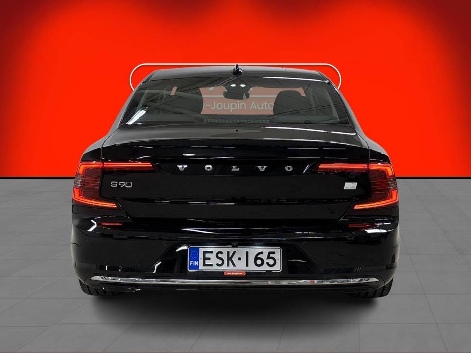 VOLVO S90 2022