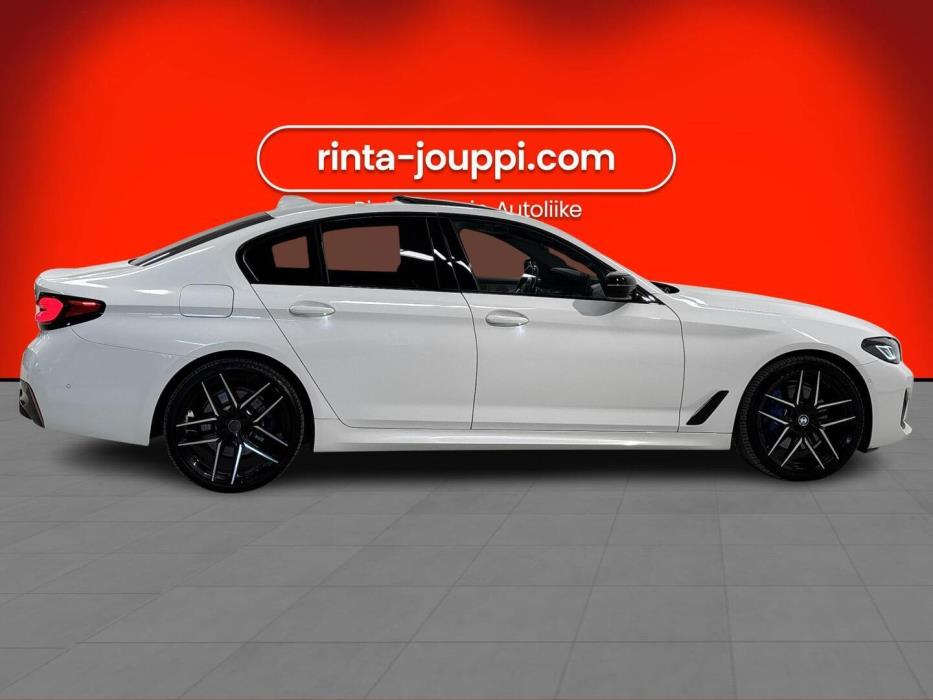BMW 545 2022