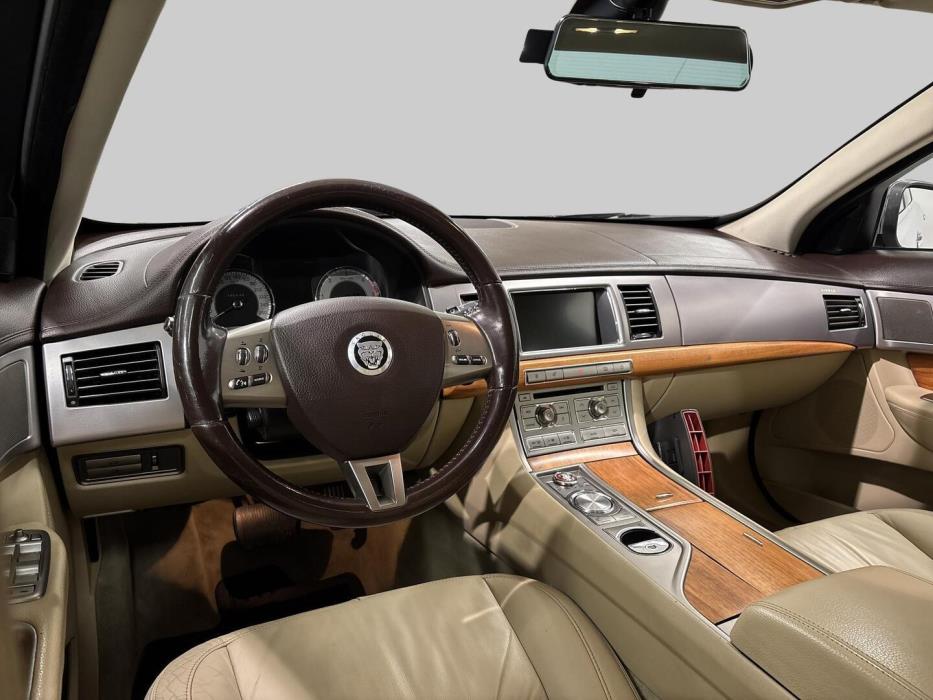 JAGUAR XF 2009