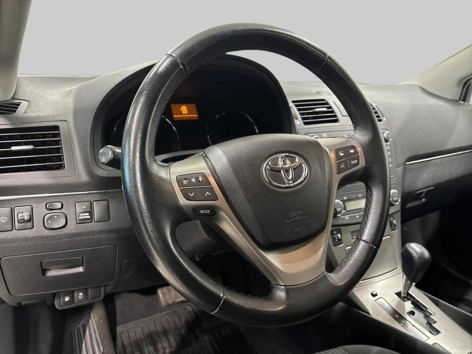 TOYOTA Avensis 2009
