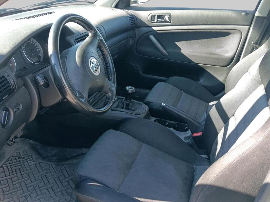 VOLKSWAGEN Passat 2001