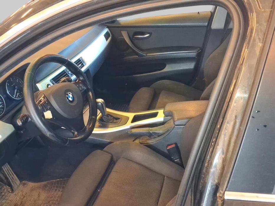 BMW 330 2006