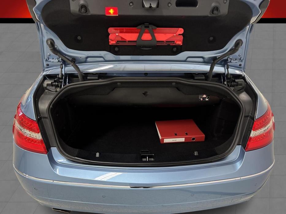 MERCEDES-BENZ E 2010