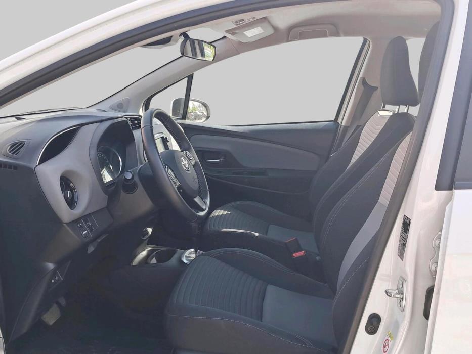 TOYOTA Yaris 2018