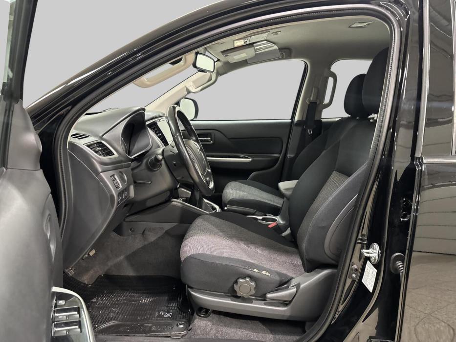 MITSUBISHI L200 2021