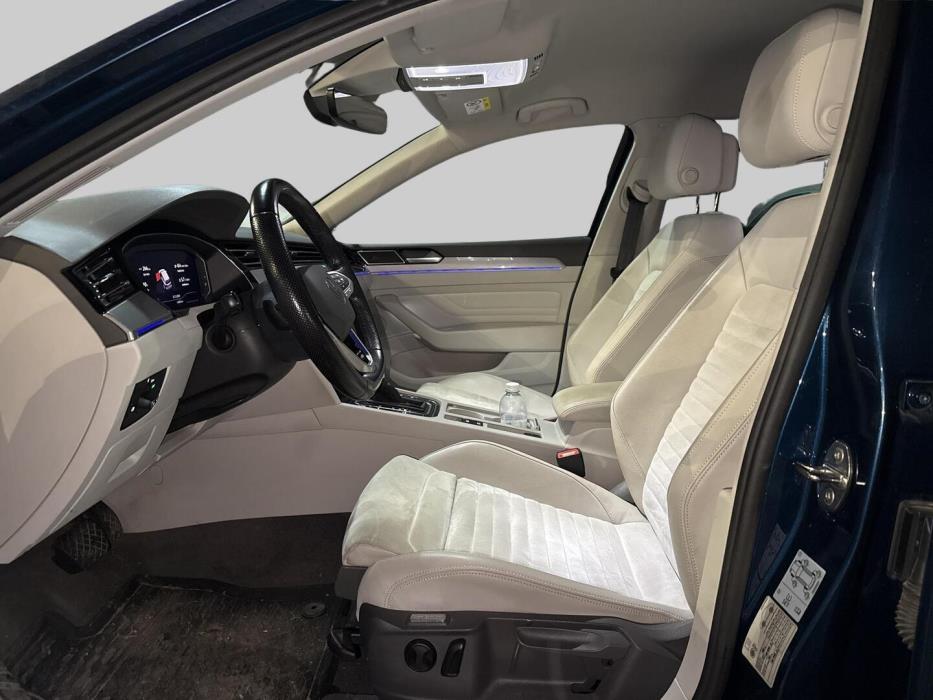 VOLKSWAGEN Passat 2021