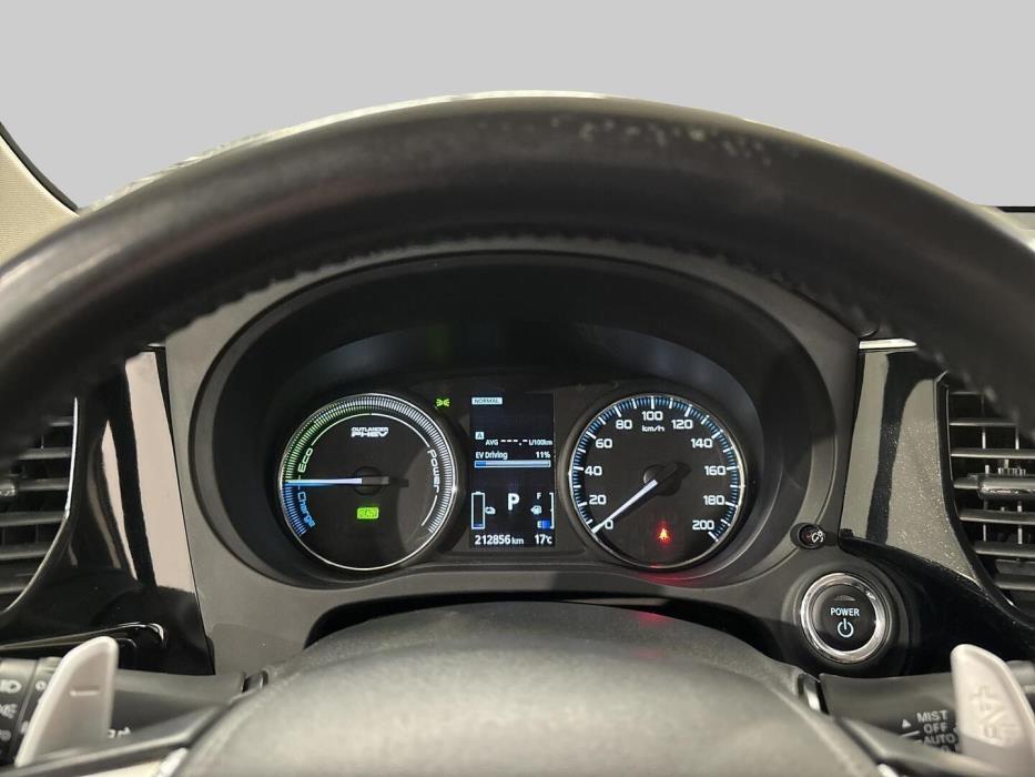 MITSUBISHI OUTLANDER PHEV 2016
