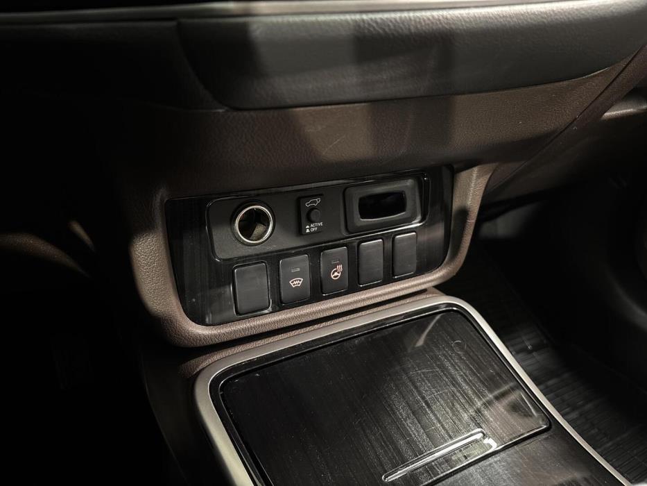 MITSUBISHI OUTLANDER PHEV 2016