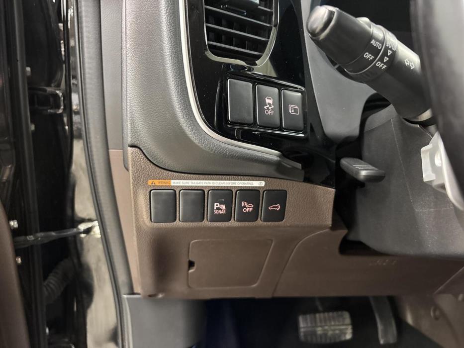 MITSUBISHI OUTLANDER PHEV 2016