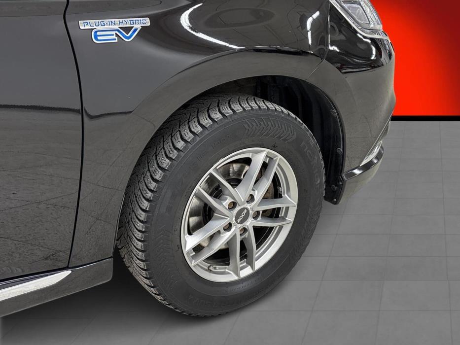 MITSUBISHI OUTLANDER PHEV 2016