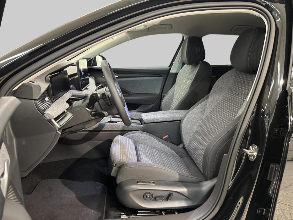 SKODA Superb 2026