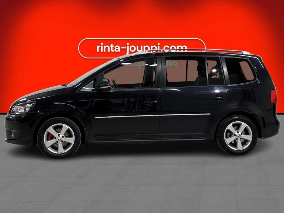 VOLKSWAGEN Touran 2011