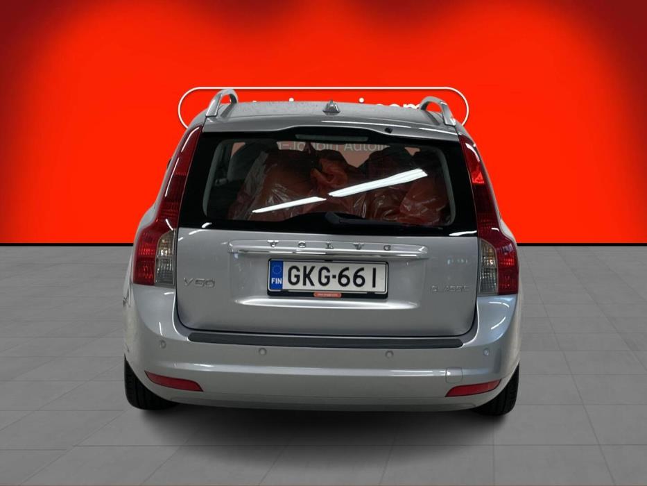 VOLVO V50 2011