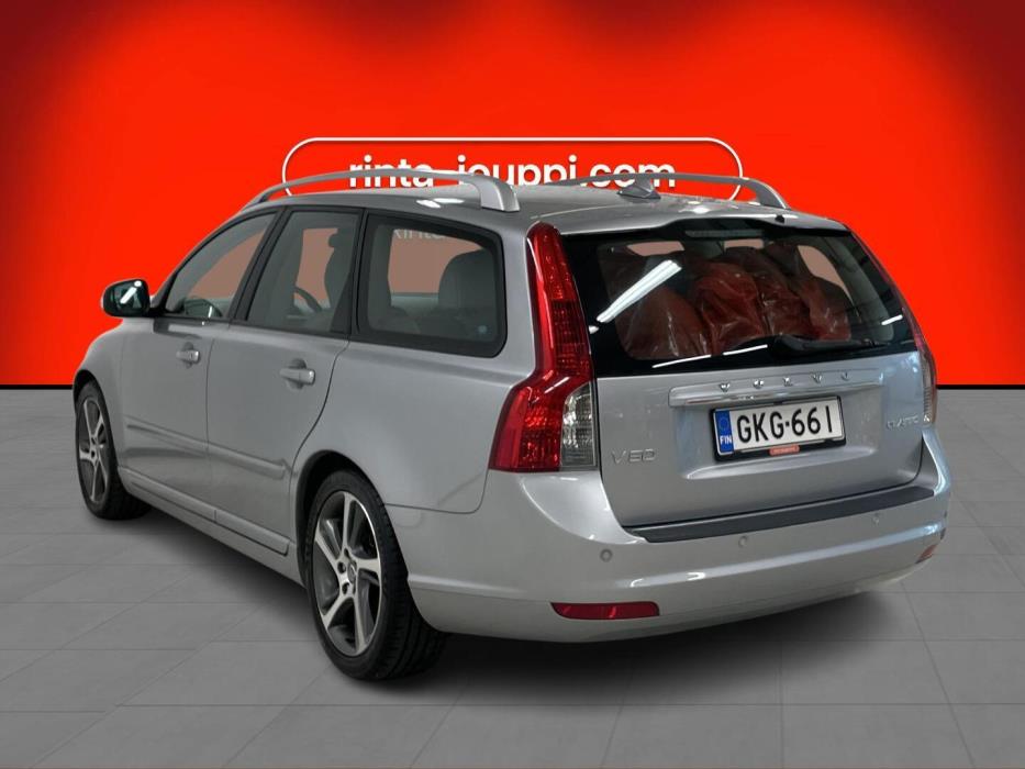 VOLVO V50 2011