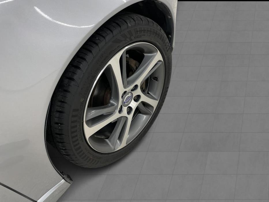VOLVO V50 2011