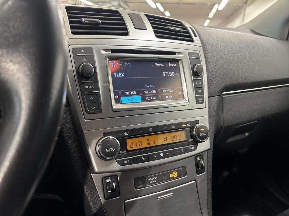TOYOTA Avensis 2013